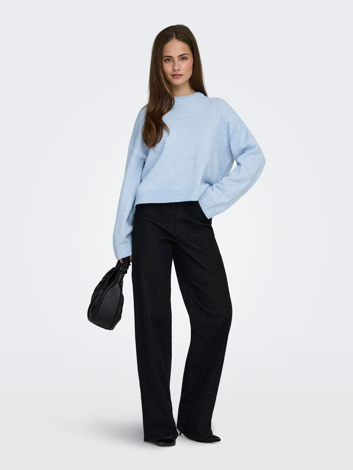 model_shot-front_full